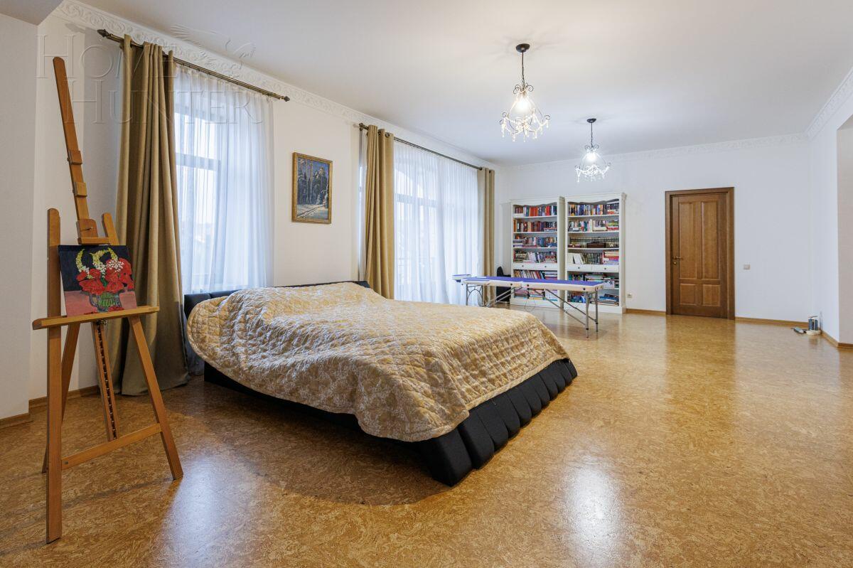 2-этажный коттедж 1 000 м² с отделкой