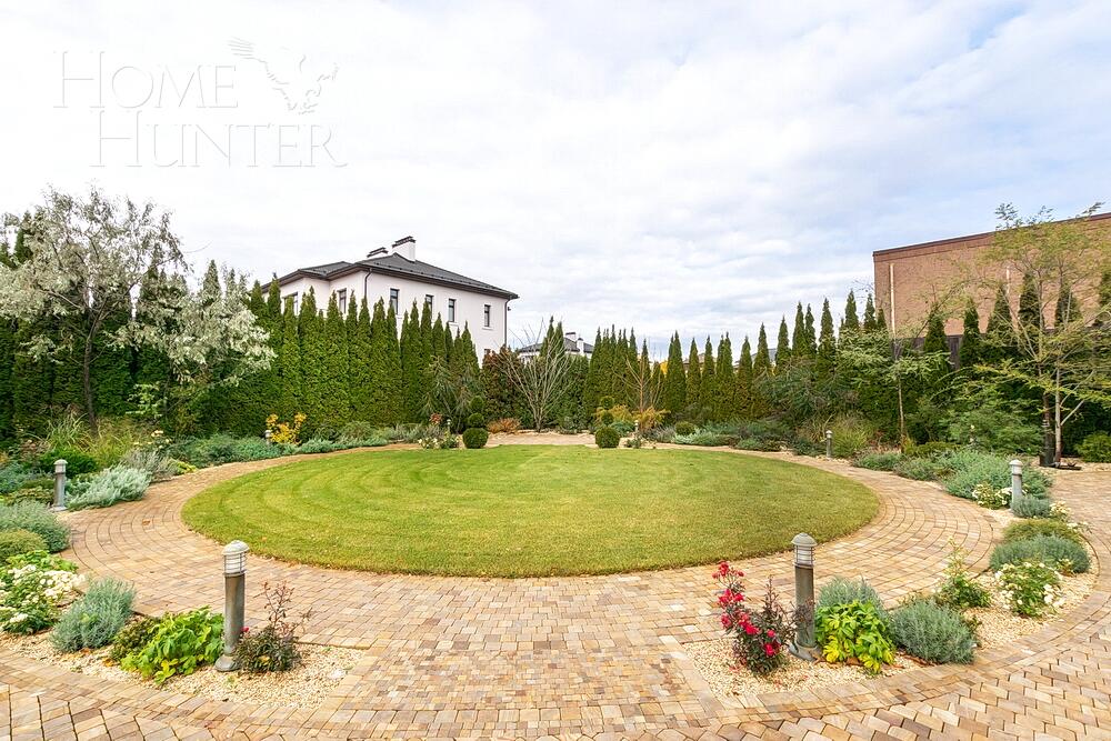 2-этажный коттедж 737 м² с отделкой