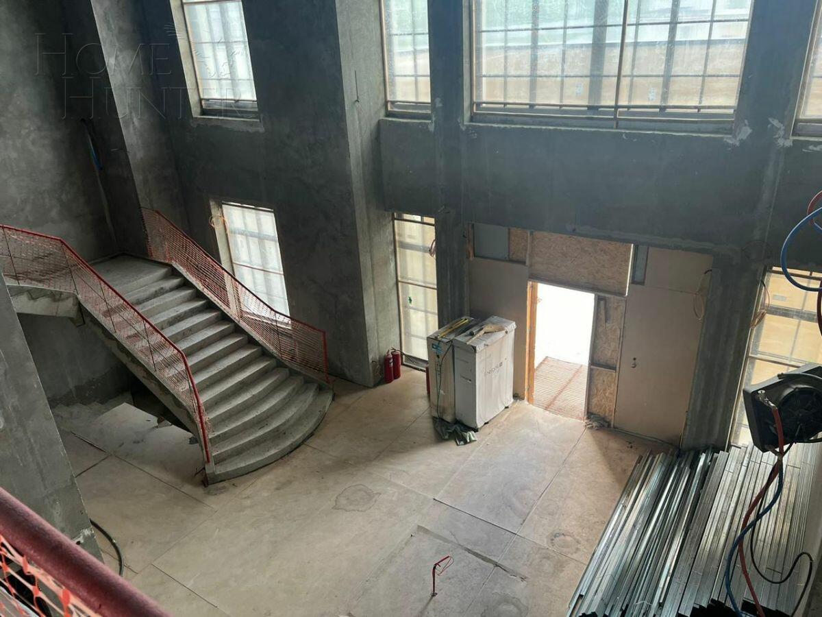 2-этажный коттедж 3 600 м² без отделки