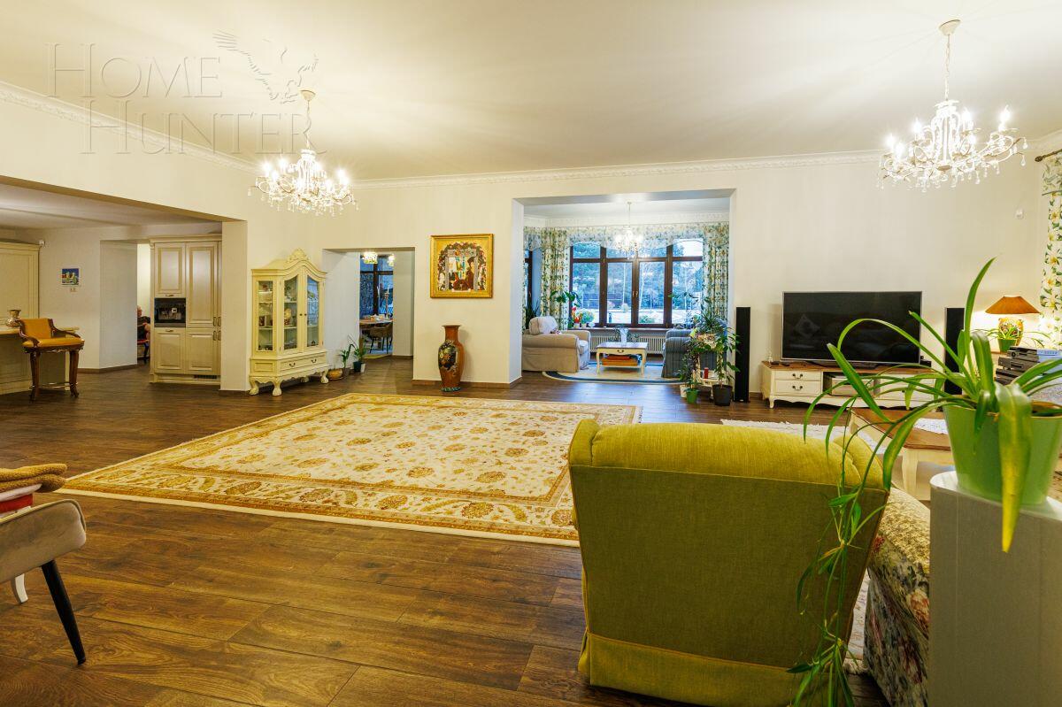 2-этажный коттедж 1 000 м² с отделкой