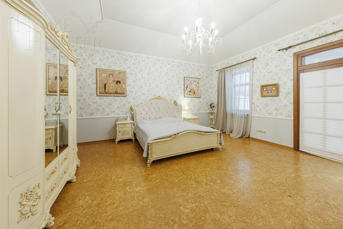 2-этажный коттедж 1 000 м² с отделкой