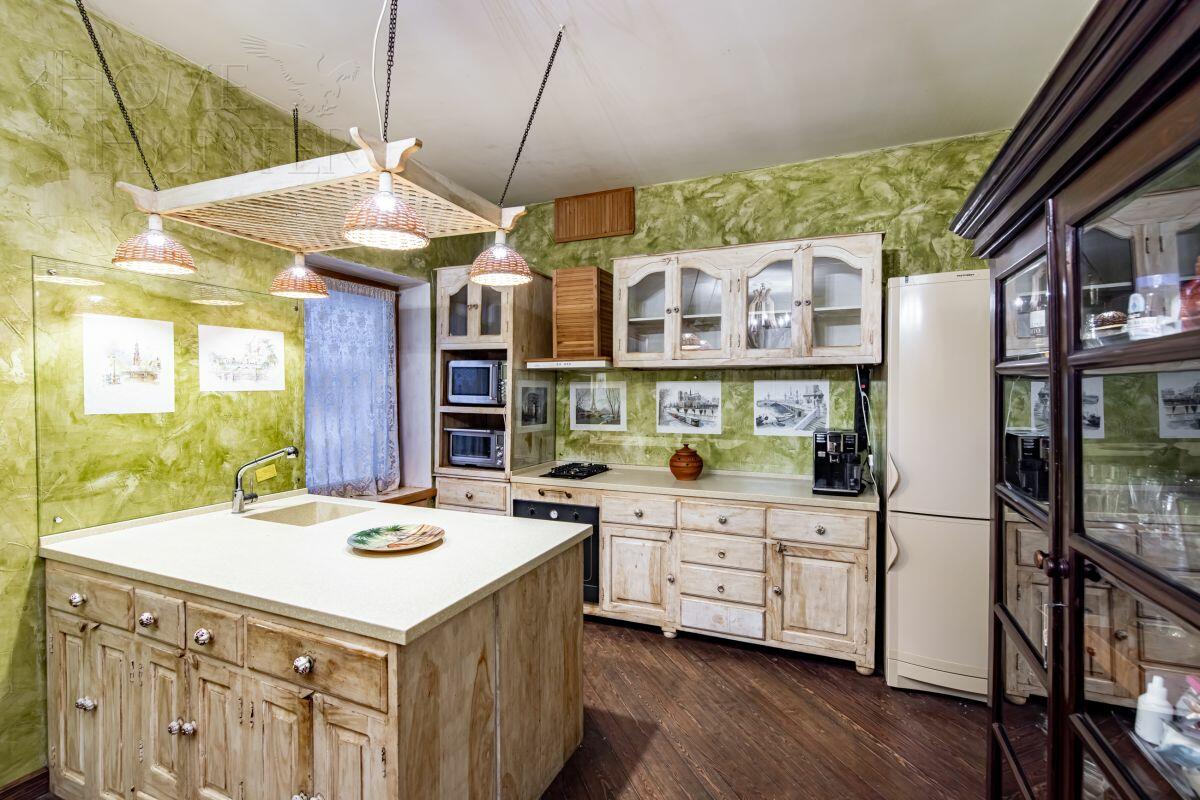 2-этажный коттедж 212 м² с отделкой