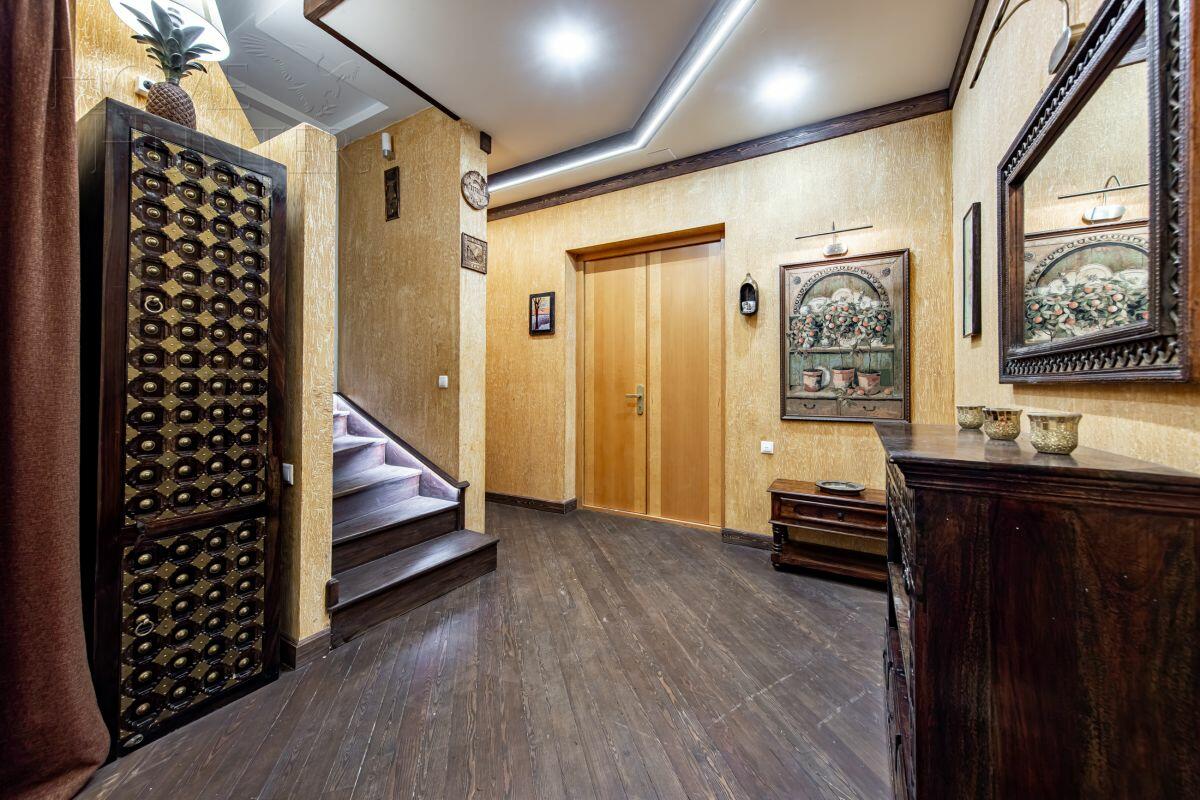 2-этажный коттедж 212 м² с отделкой