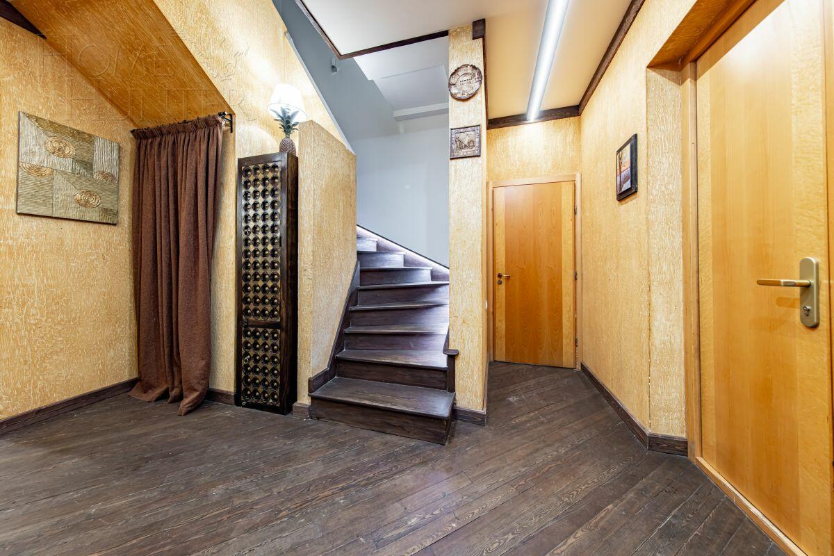 2-этажный коттедж 212 м² с отделкой