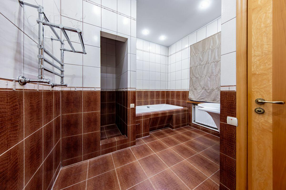 2-этажный коттедж 212 м² с отделкой