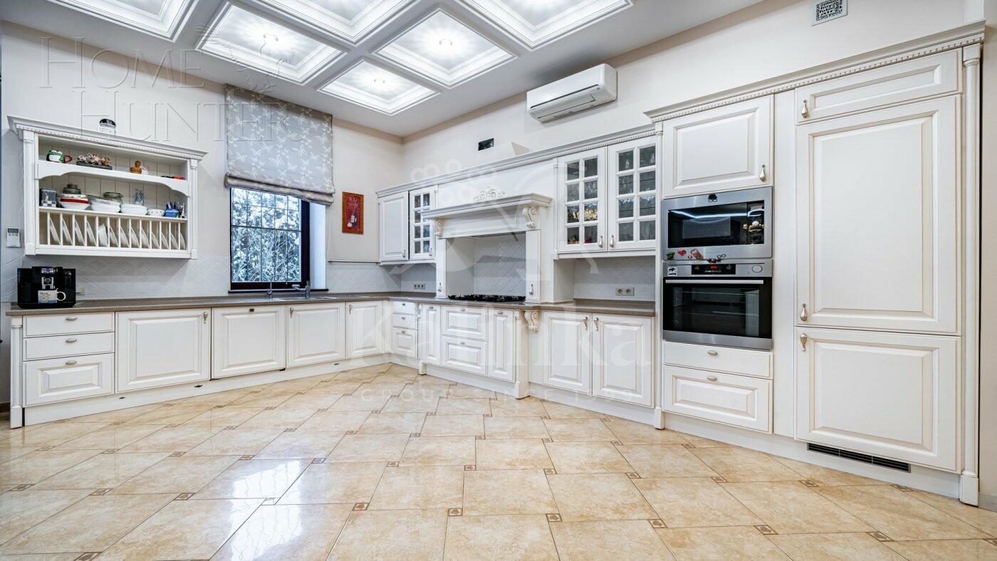 2-этажный коттедж 483.4 м² с отделкой