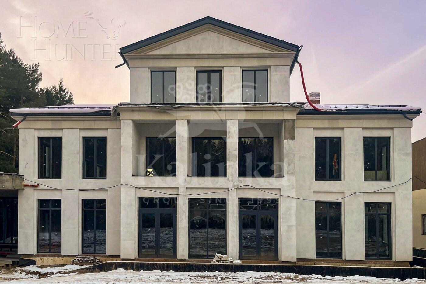 3-этажный коттедж 1 200 м² без отделки