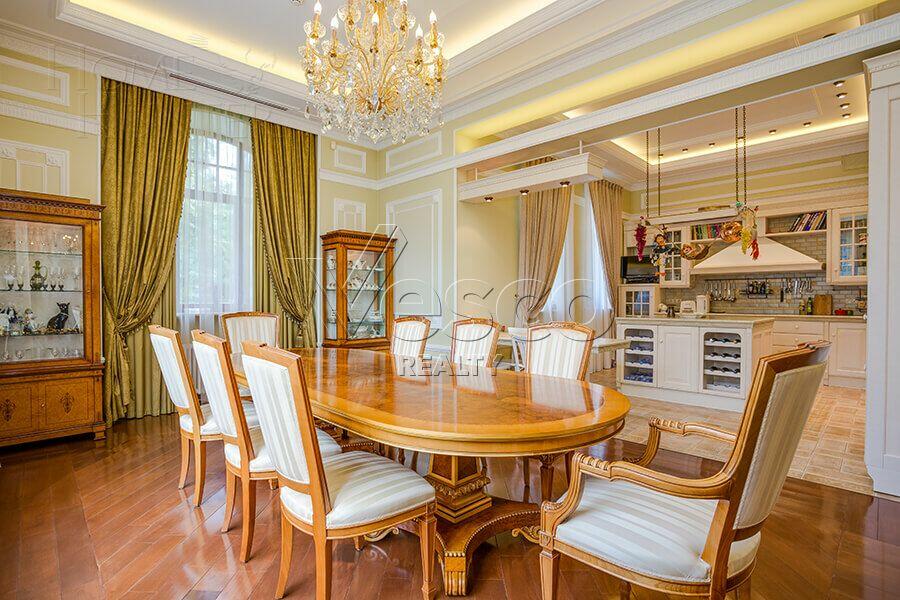 3-этажный коттедж 832 м² с отделкой