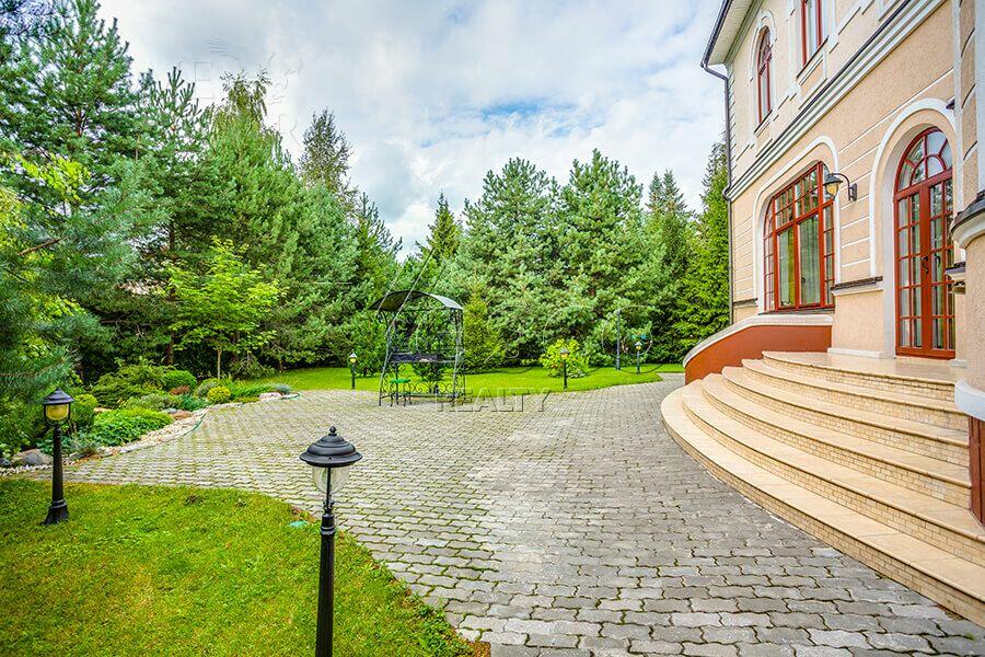 3-этажный коттедж 832 м² с отделкой