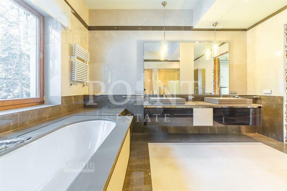 2-этажный коттедж 1 200 м² без отделки