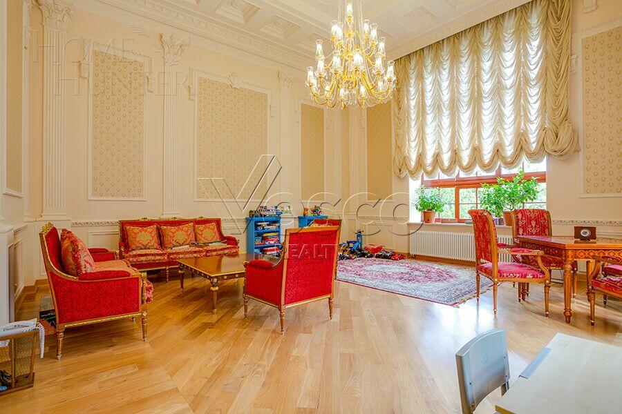 3-этажный коттедж 832 м² с отделкой