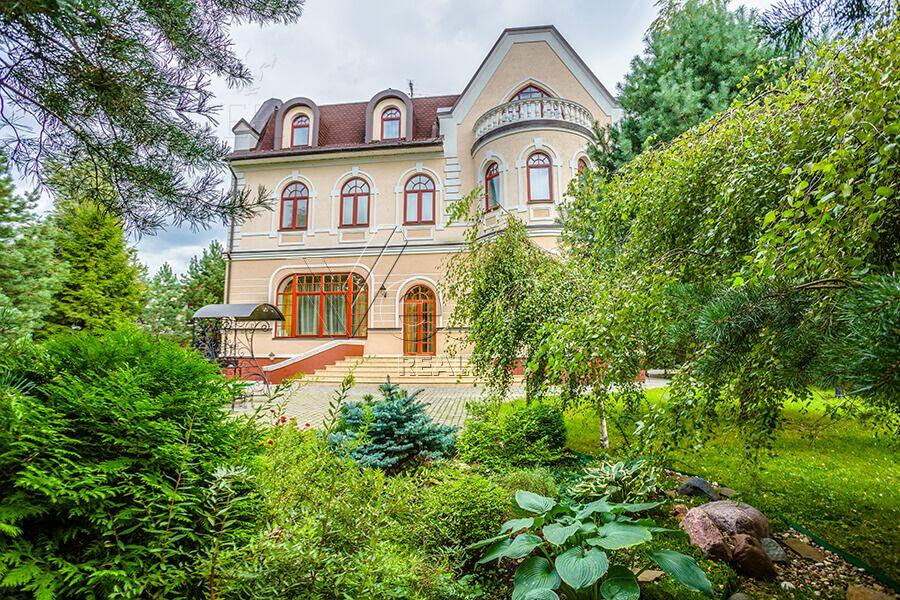 3-этажный коттедж 832 м² с отделкой