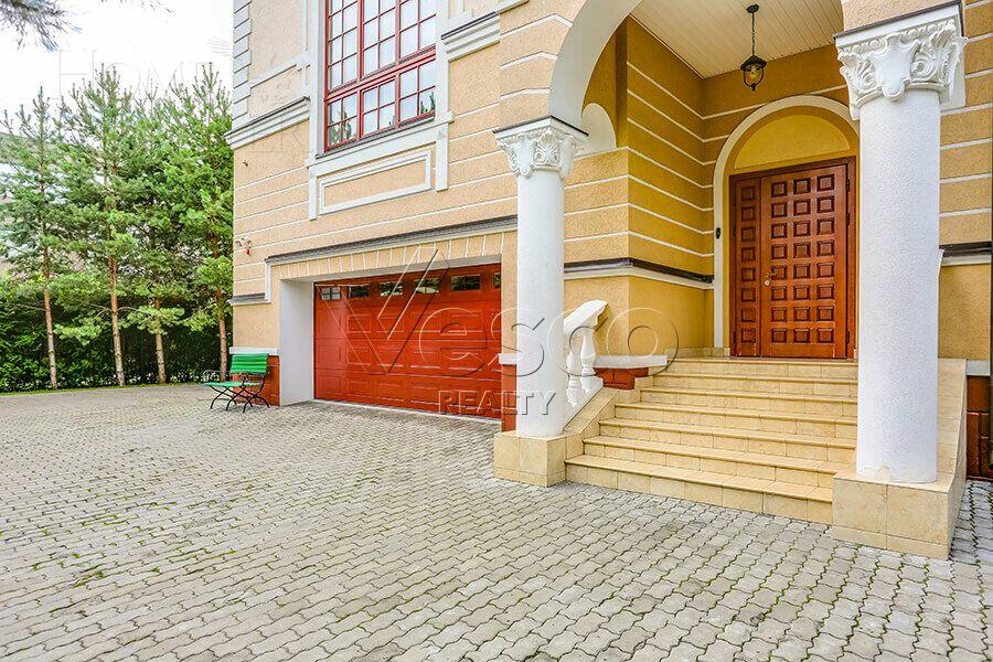 3-этажный коттедж 832 м² с отделкой