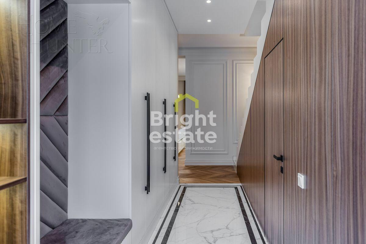 3-этажный таунхаус 287 м² с отделкой