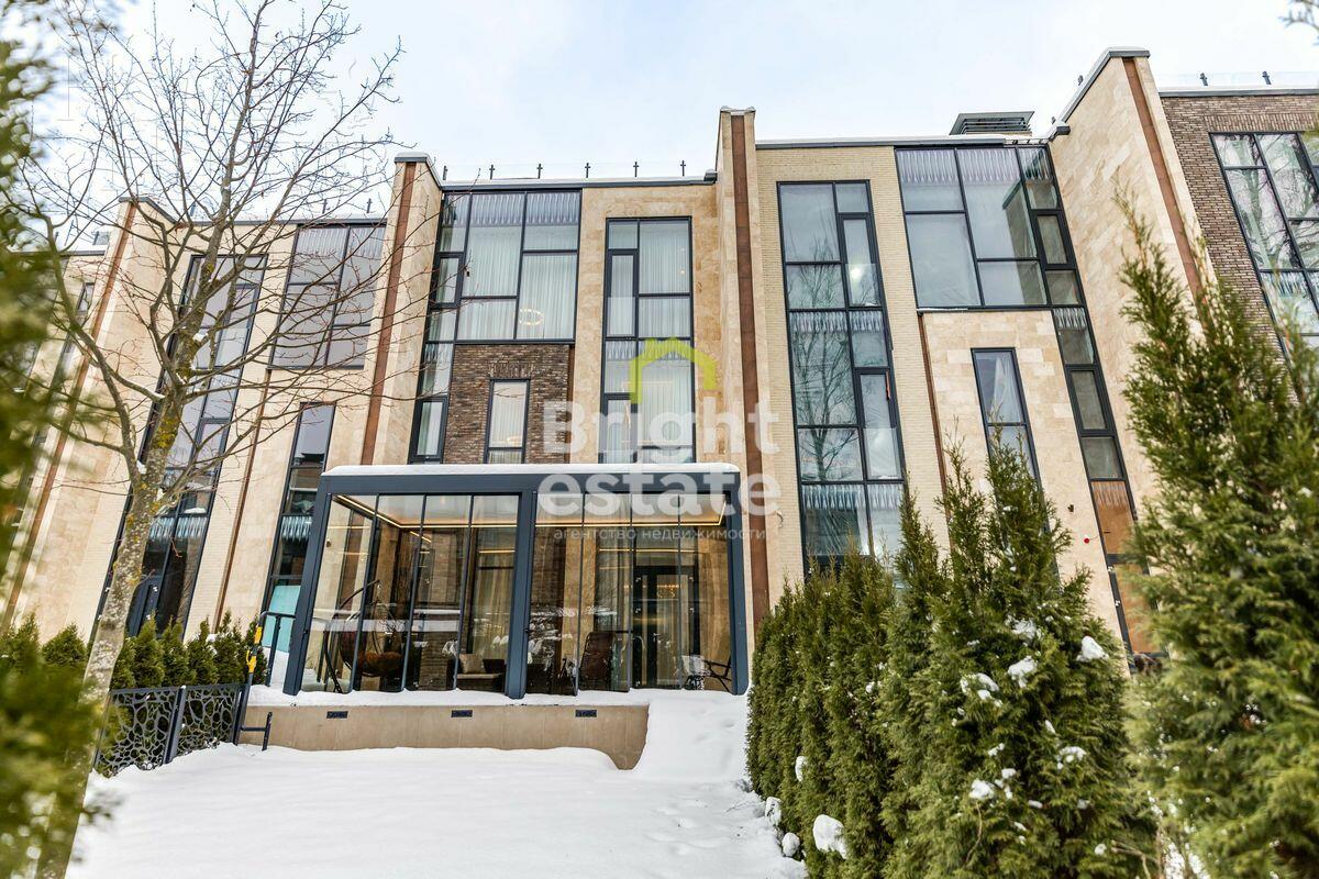 3-этажный таунхаус 287 м² с отделкой