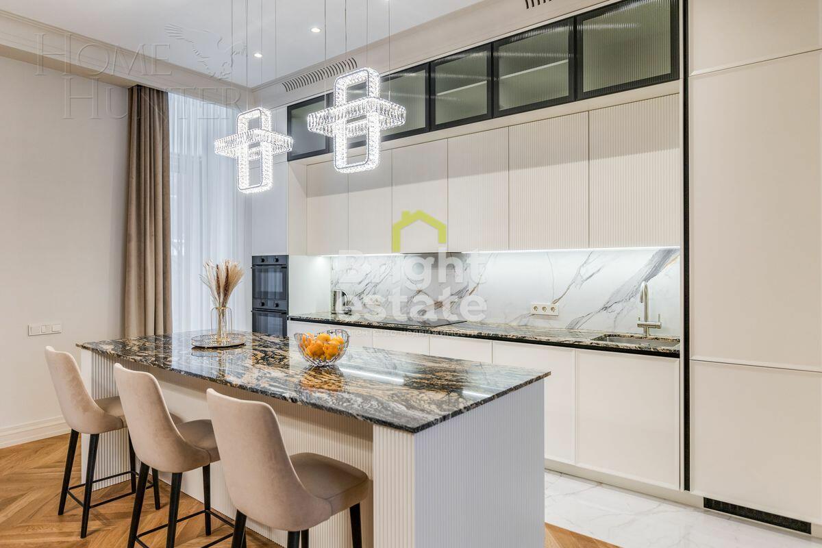 3-этажный таунхаус 287 м² с отделкой