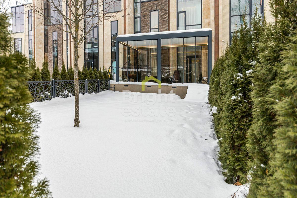 3-этажный таунхаус 287 м² с отделкой