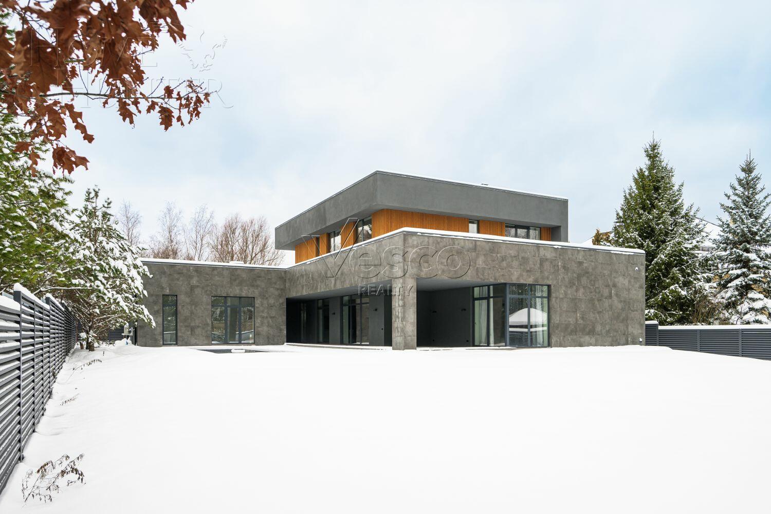 2-этажный коттедж 500 м² с отделкой