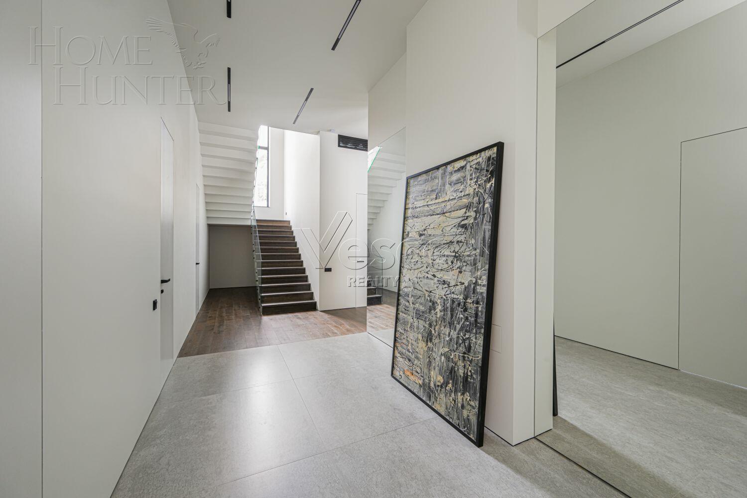 2-этажный коттедж 500 м² с отделкой