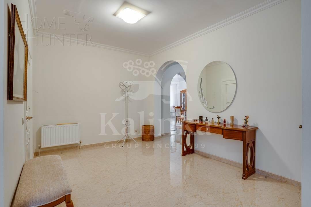 2-этажный коттедж 700 м² с отделкой