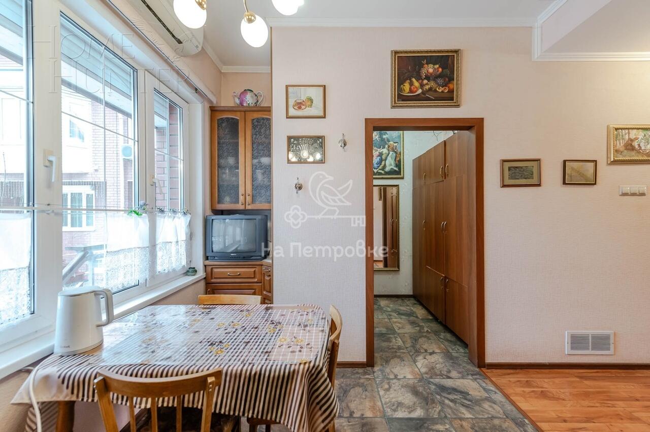 3-этажный таунхаус 180 м² с отделкой