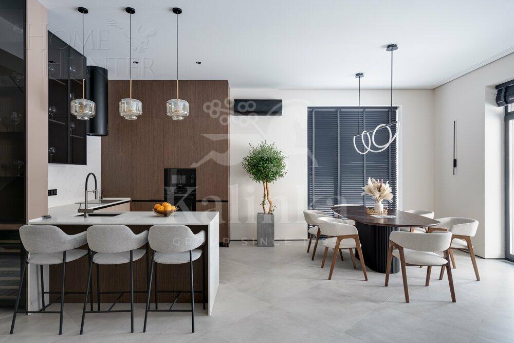 2-этажный коттедж 300 м² с отделкой