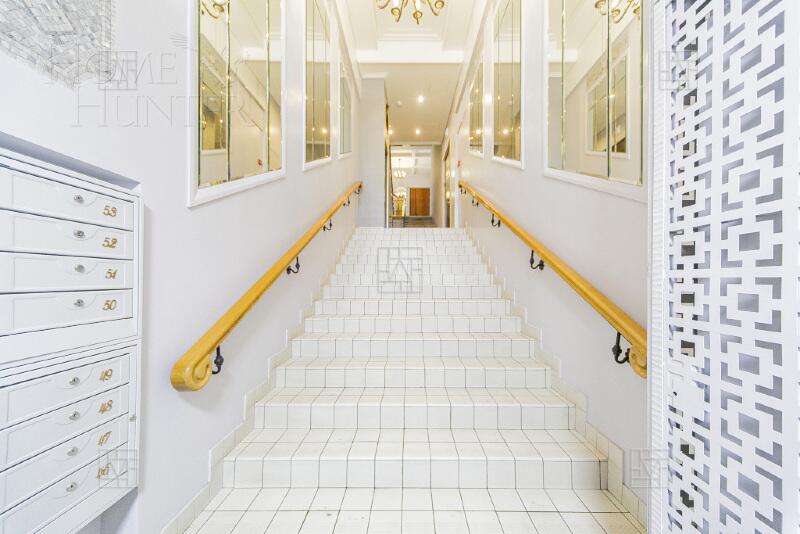 5-КОМН. КВАРТИРА С ОТДЕЛКОЙ 177 М² НА 3 ЭТАЖЕ