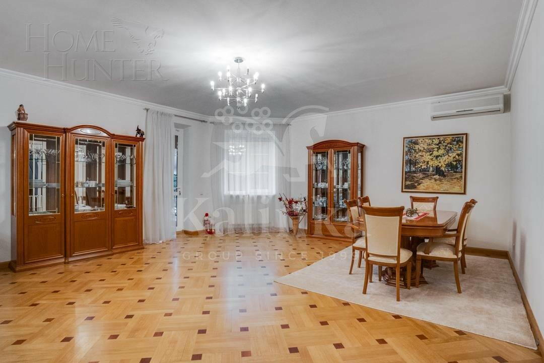 2-этажный коттедж 700 м² с отделкой