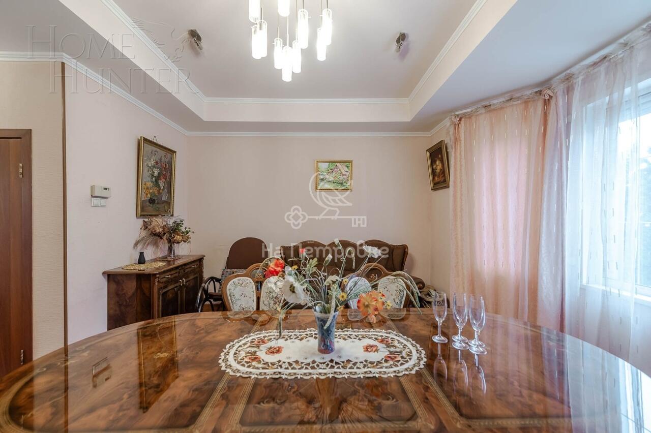 3-этажный таунхаус 180 м² с отделкой