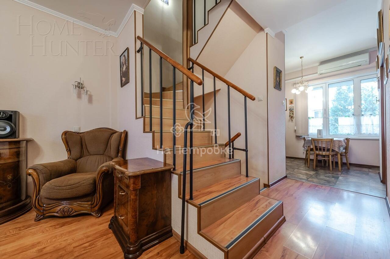 3-этажный таунхаус 180 м² с отделкой