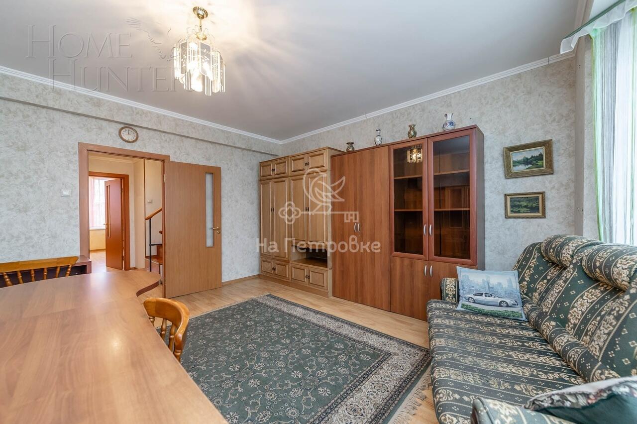 3-этажный таунхаус 180 м² с отделкой