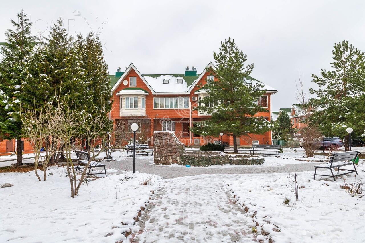 3-этажный таунхаус 180 м² с отделкой