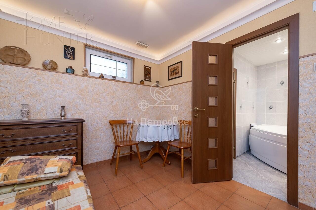 3-этажный таунхаус 180 м² с отделкой