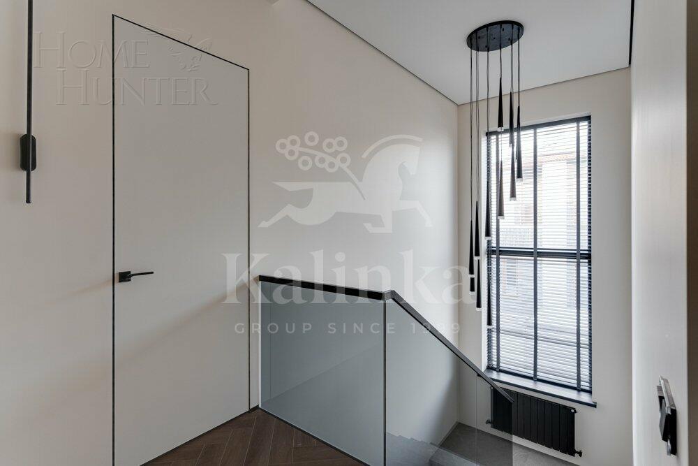 2-этажный коттедж 300 м² с отделкой