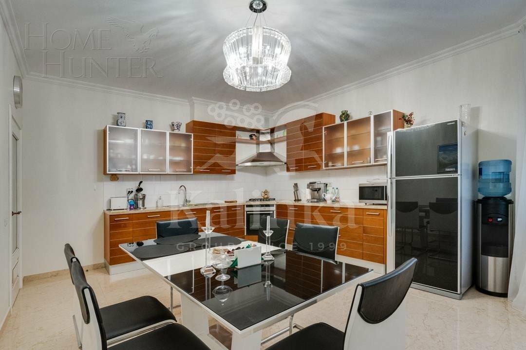 2-этажный коттедж 700 м² с отделкой
