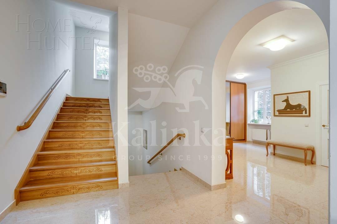 2-этажный коттедж 700 м² с отделкой