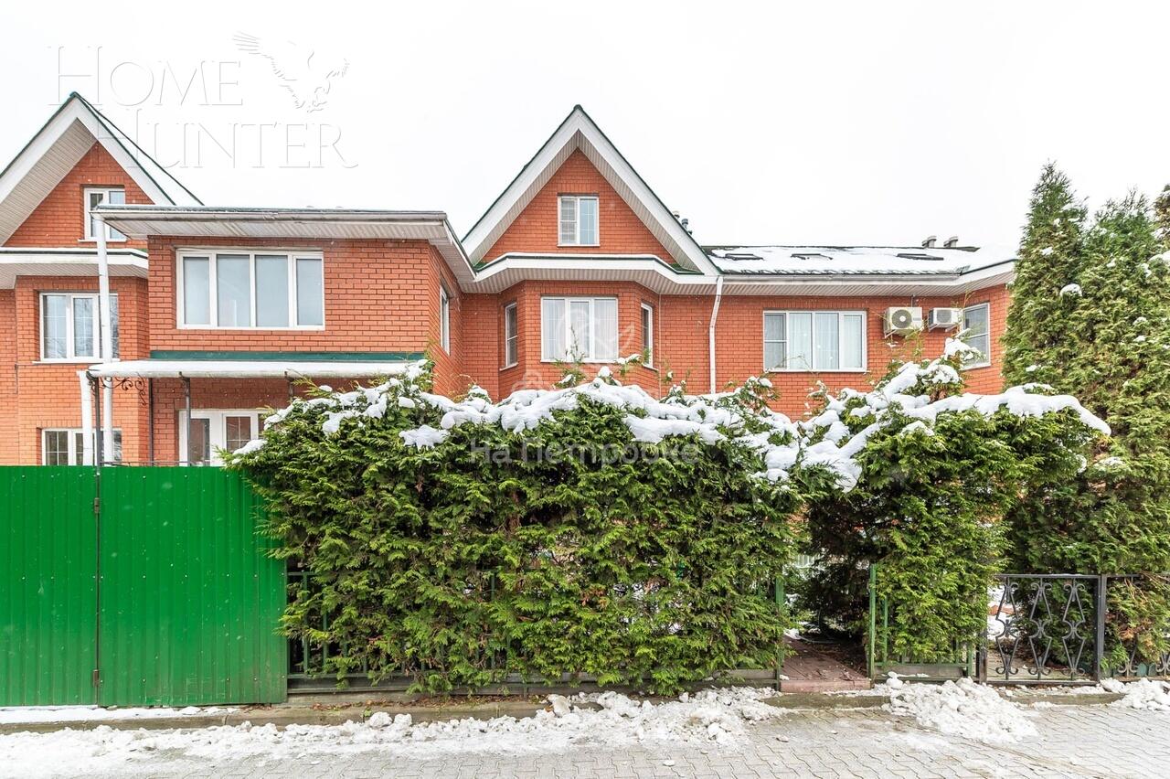 3-этажный таунхаус 180 м² с отделкой