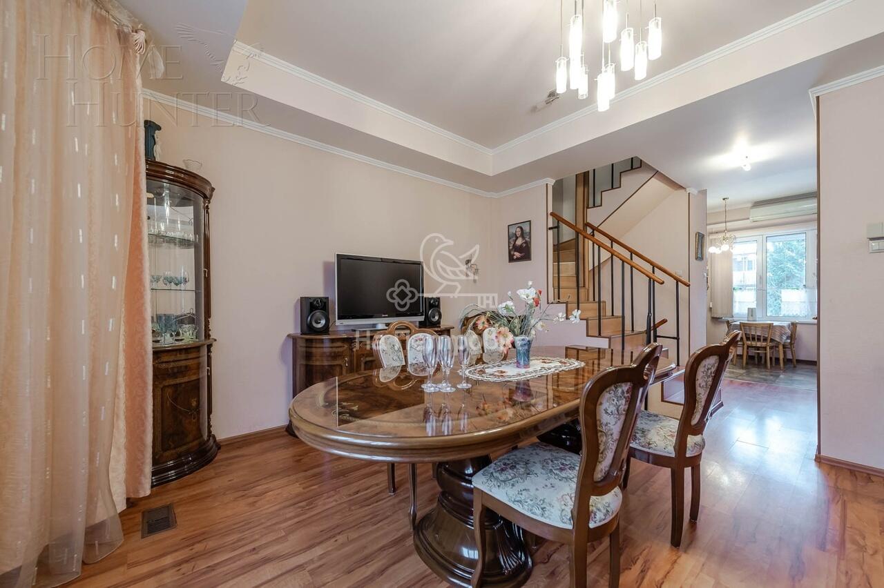 3-этажный таунхаус 180 м² с отделкой