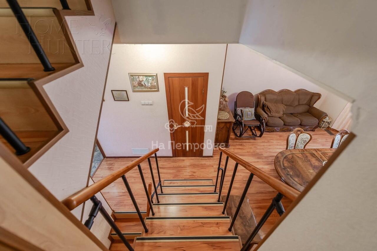 3-этажный таунхаус 180 м² с отделкой