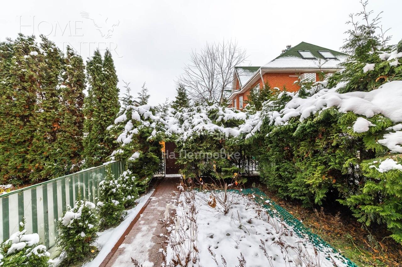 3-этажный таунхаус 180 м² с отделкой