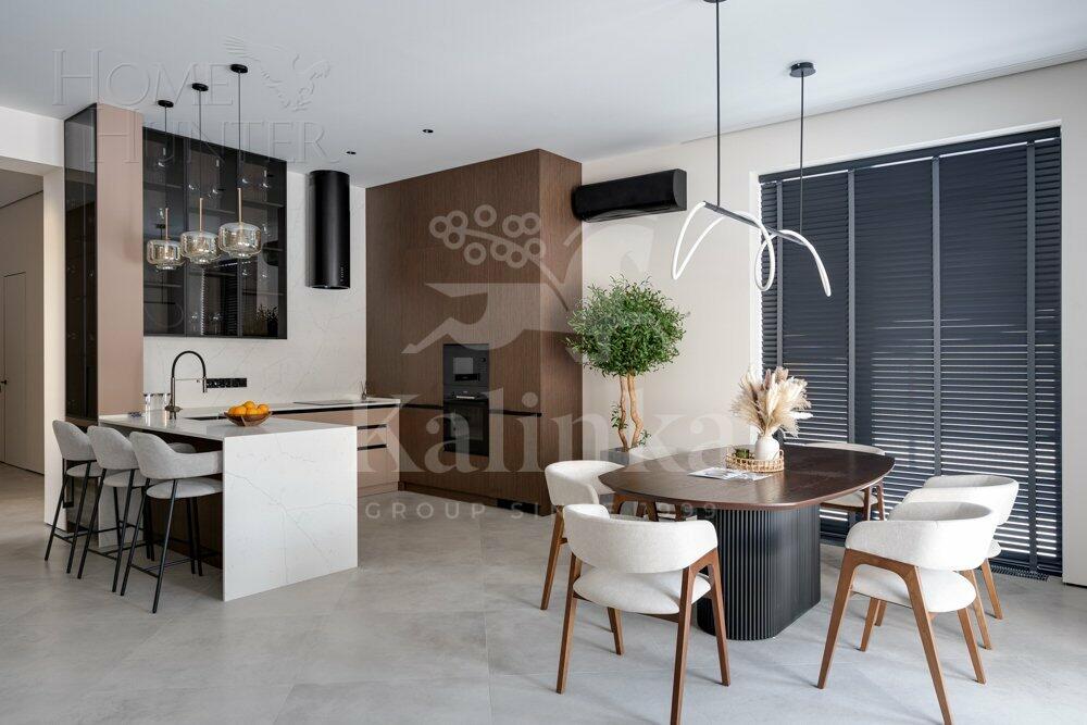 2-этажный коттедж 300 м² с отделкой