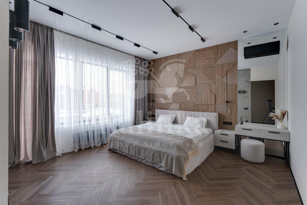 2-этажный коттедж 300 м² с отделкой