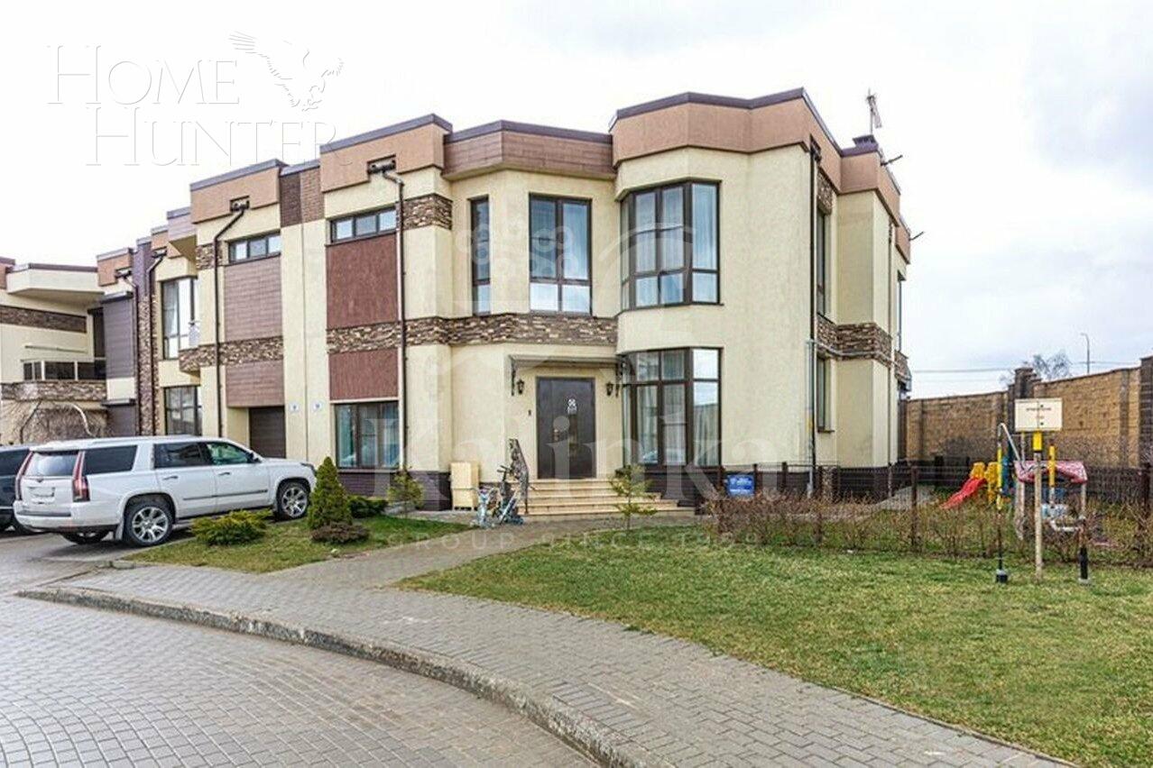 2-этажный таунхаус 250 м² с отделкой