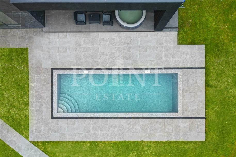 2-этажный коттедж 450 м² с отделкой