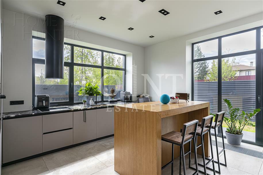 2-этажный коттедж 450 м² с отделкой