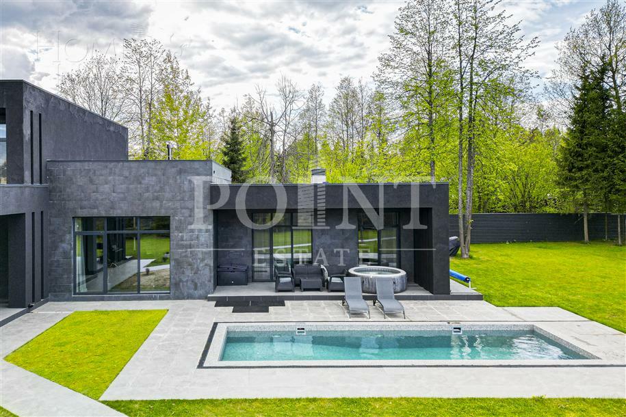 2-этажный коттедж 450 м² с отделкой