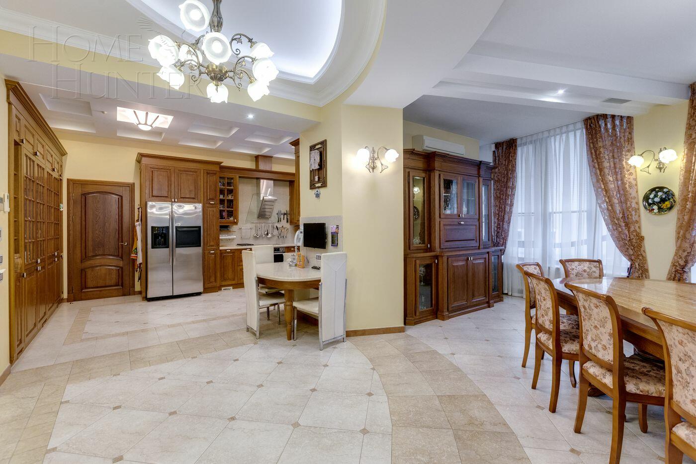 2-этажный коттедж 880 м² с отделкой