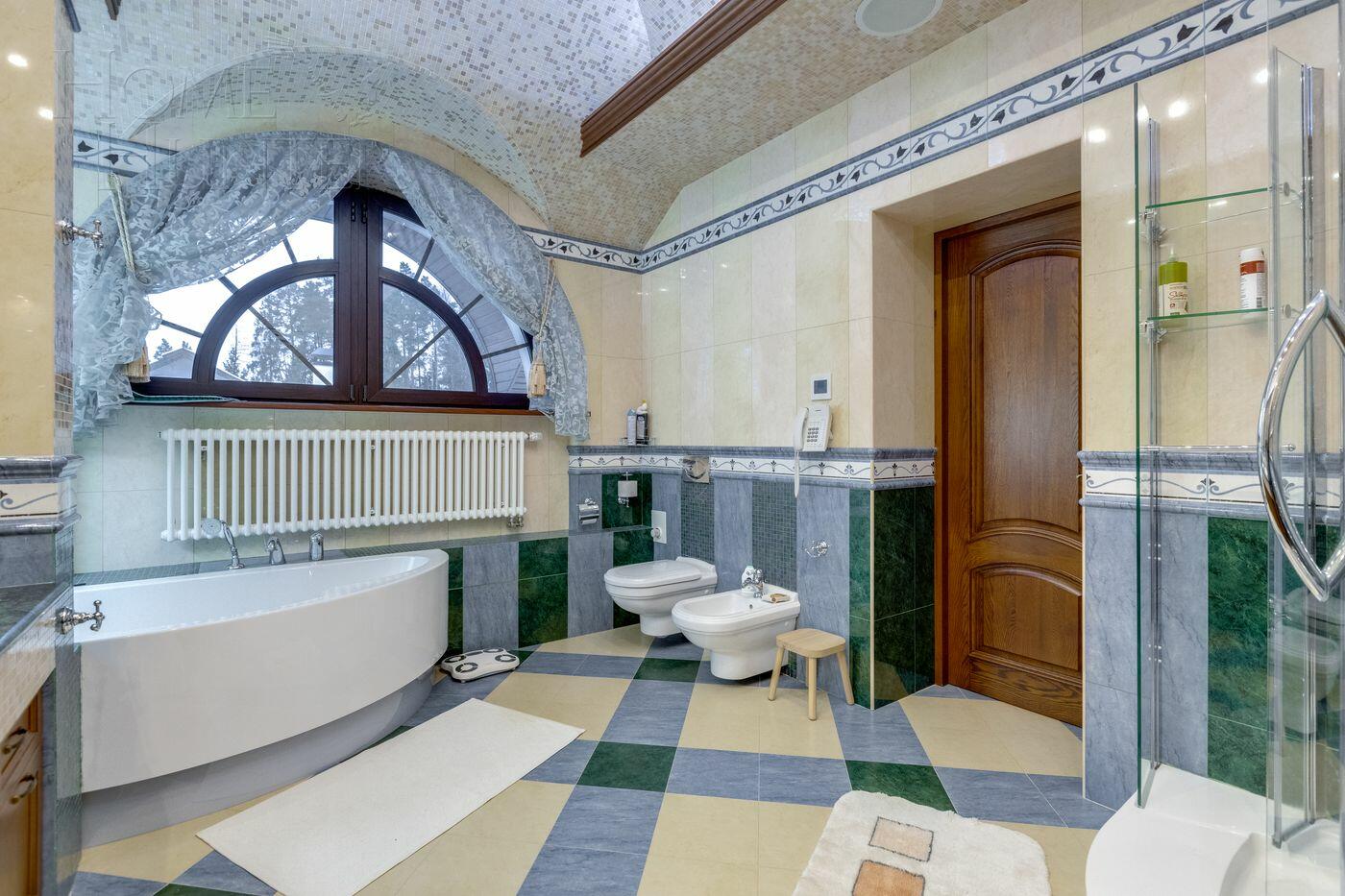 2-этажный коттедж 880 м² с отделкой