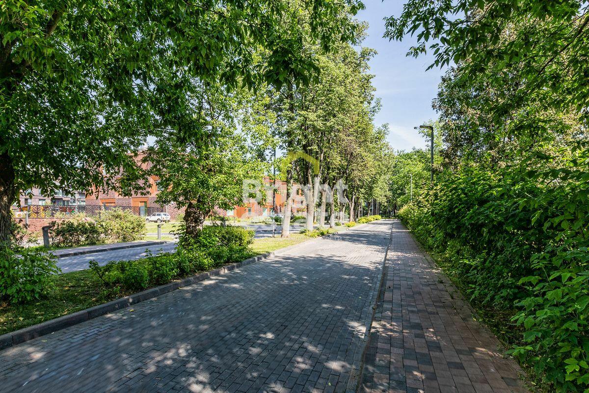 3-УРОВНЕВЫЙ ТАУНХАУС С ОТДЕЛКОЙ 264.9 М² НА 1 ЭТАЖЕ