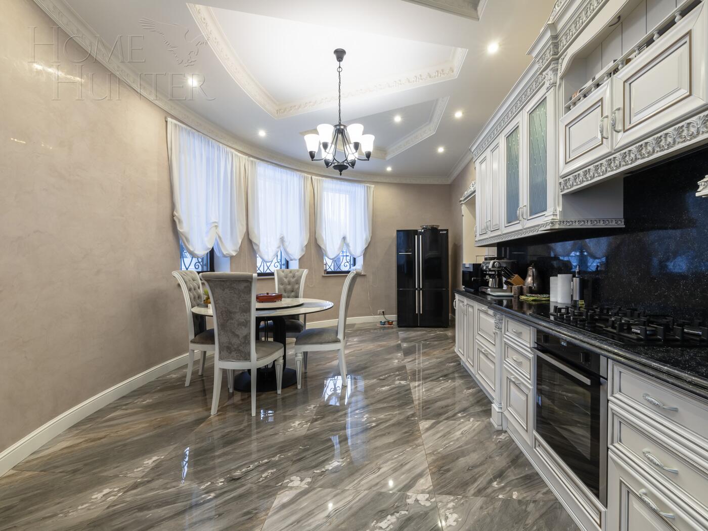 2-этажный коттедж 465.6 м² с отделкой